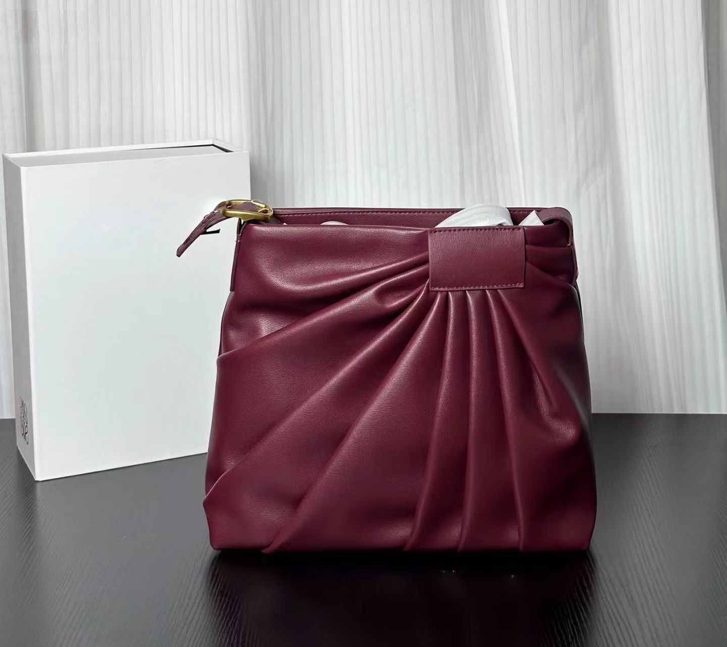 Lo Women Wrinkled Leather Hobo - Luxury Bags Coach recensie en prijs