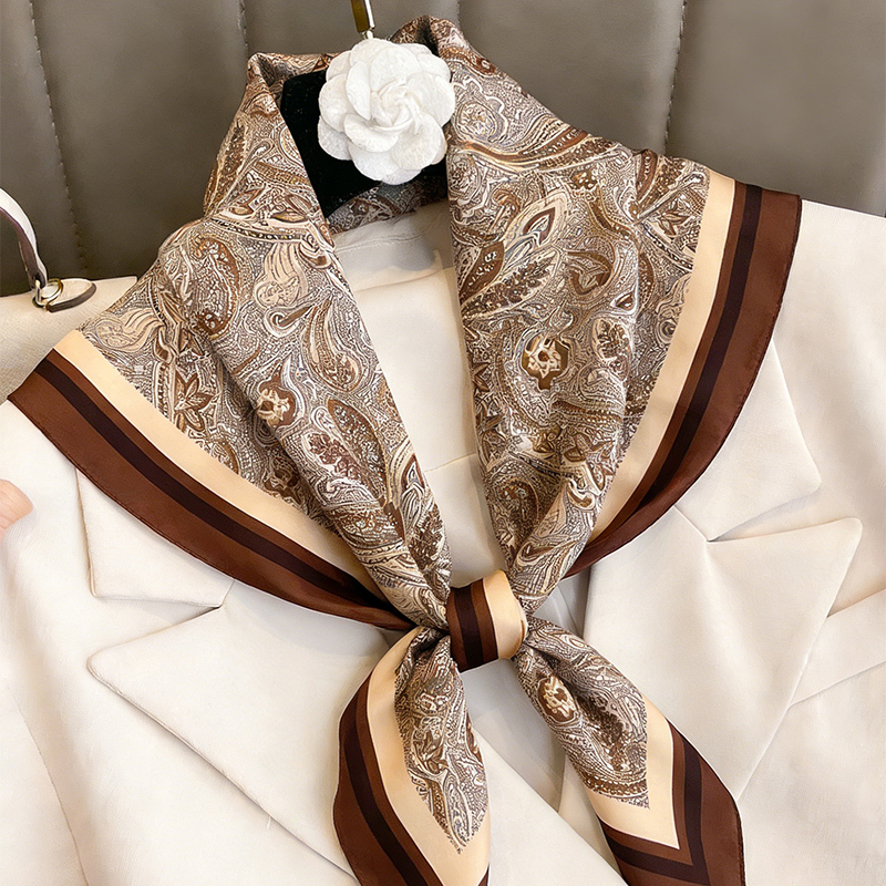 Luxury Women Silk Square Scarf - Discount Luxury Bags recensie en prijs