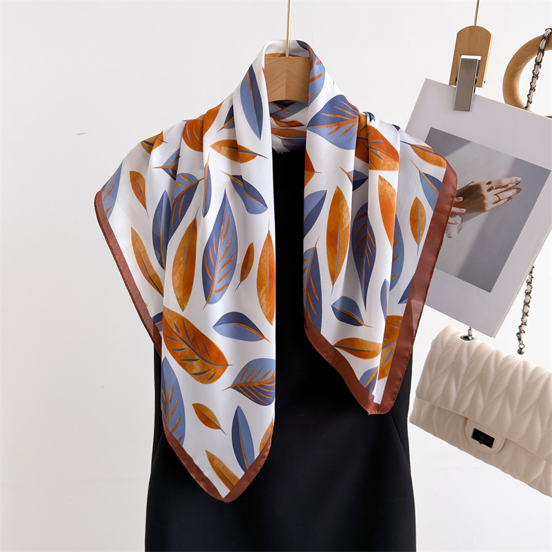 Luxury Brand Print 70cm Square - Discount Luxury Bags recensie en prijs