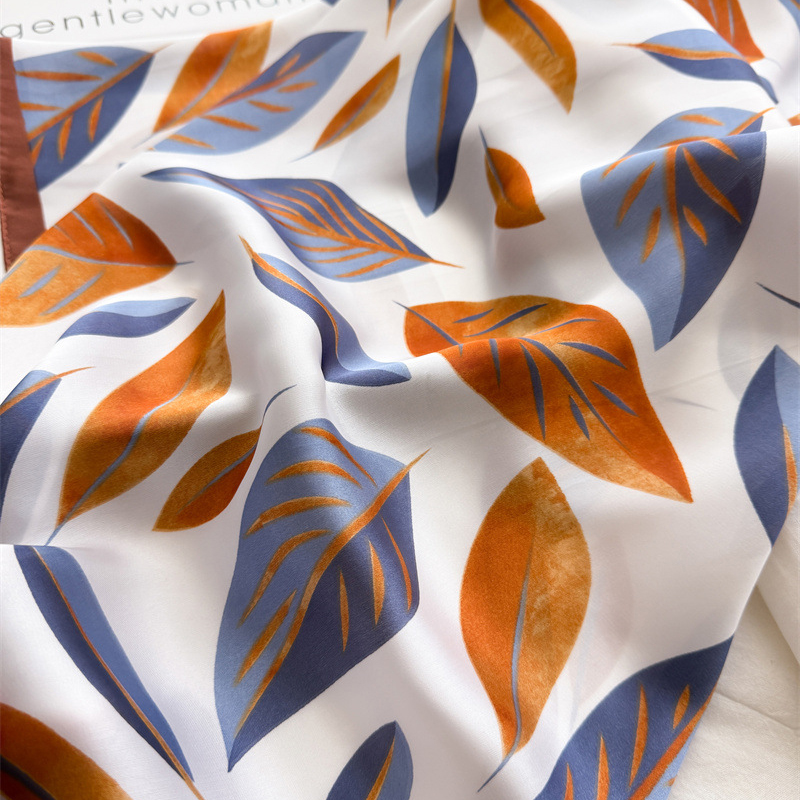 Luxury Brand Print 70cm Square - Discount Luxury Bags recensie en prijs