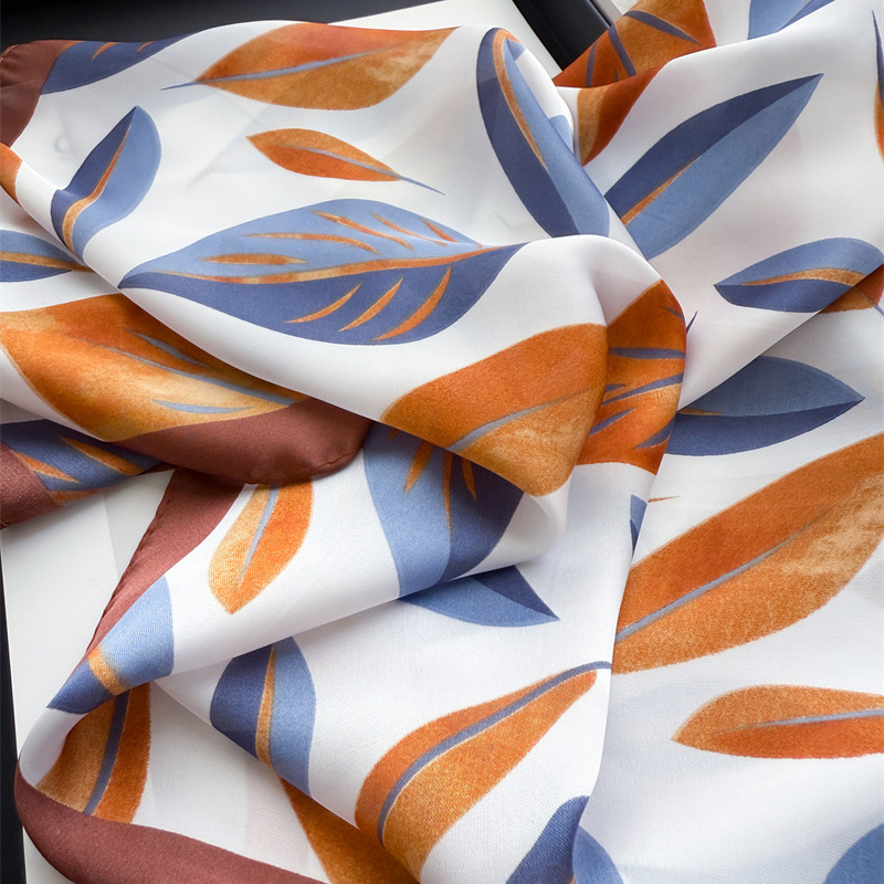 Luxury Brand Print 70cm Square - Discount Luxury Bags recensie en prijs
